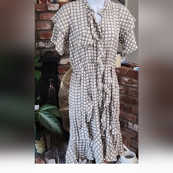 Munthe Dresses & Skirts - Munthe Ruffle Midi Dress Neutral Print Scandinavian Minimalist